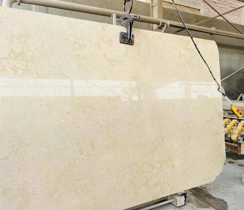 Mármol Sunny Beige egipcio — planchas resinadas y pulidas
